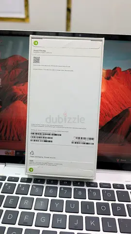 IPhone 17 Pro Max SIM locked