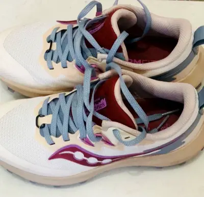 Used Saucony Womens Running Sneakers - Size 37 EU Light Wear