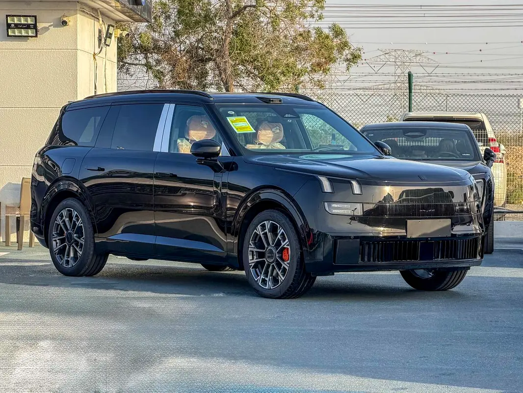 Lynk & Co 900 2025 — photo 1 of 15