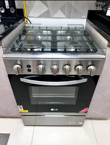 LG new oven with 4 burners