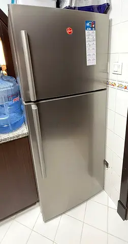 Hoover 2-door Refrigerator in Stainless Steel – Good Condition