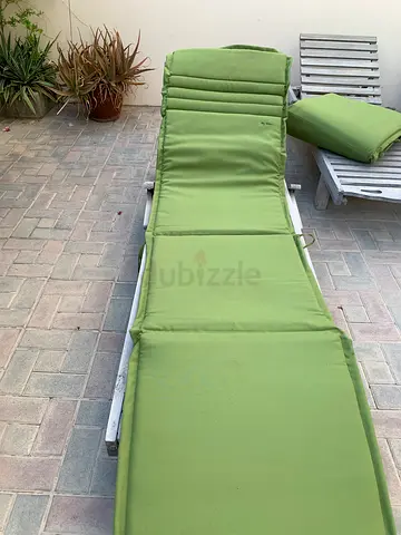 sun lounger green cushion 2 available