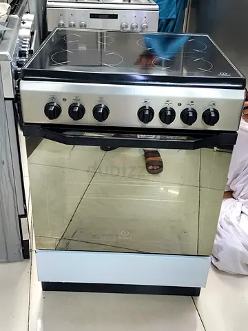 Used Freestanding Electric Cooker with Ceramic Hob and Oven