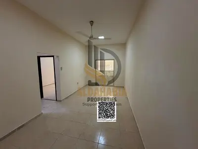 فرصة سكنية مميزة في منطقة المويهات 3 بعجمان، حيث تتوفر شقة غرفة وصالة بمساحات واسعة وتشطيب عملي وموقع حيوي قريب من جميع الخدمات الأساسية. الشقة مناسبة