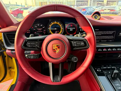 2022 Porsche 911 — миниатюра 10