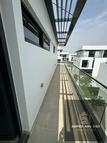 Luxury Villa for Rent in Al Hamriyah – Sharjah | Smart Home & Full Sea View