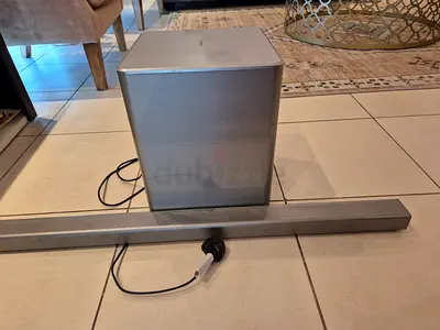 Samsung soundbar and woofer
