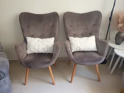 Accent chairs