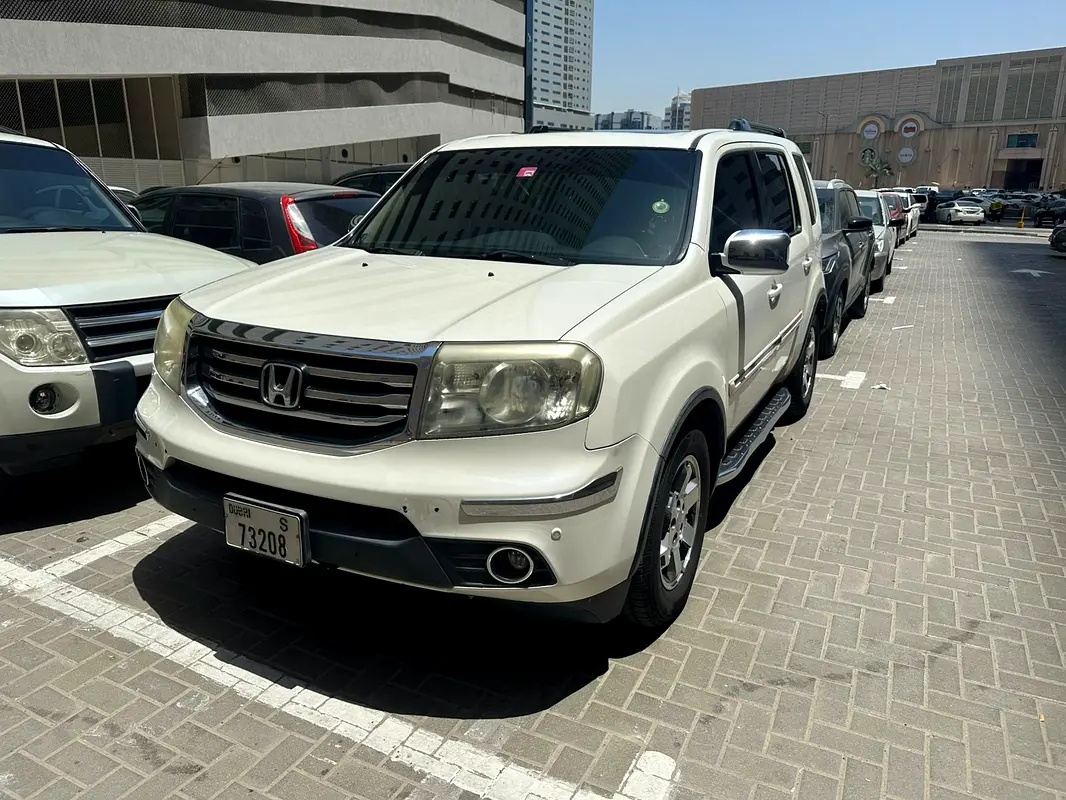 Honda Pilot 2015 — photo 1 of 6