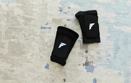 Flair built in shinpads