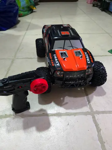Remote Control Off-Road Monster Truck (Works, Good Condition).