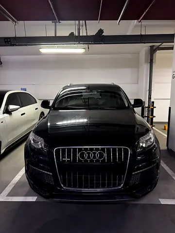 Very low mileage- Audi Q7 55 TFSI quattro S line 2013 GCC Specs,