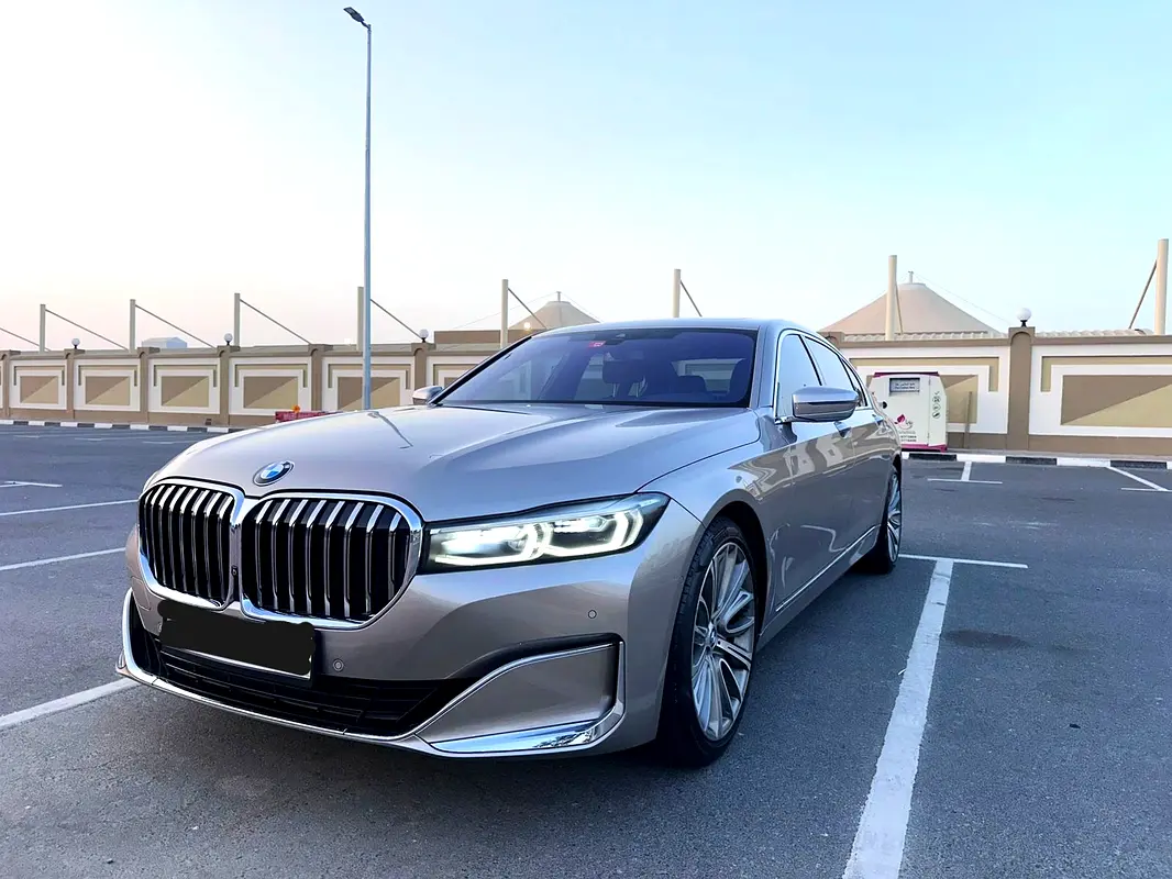 BMW 7-Series 2021 — photo 1 of 7