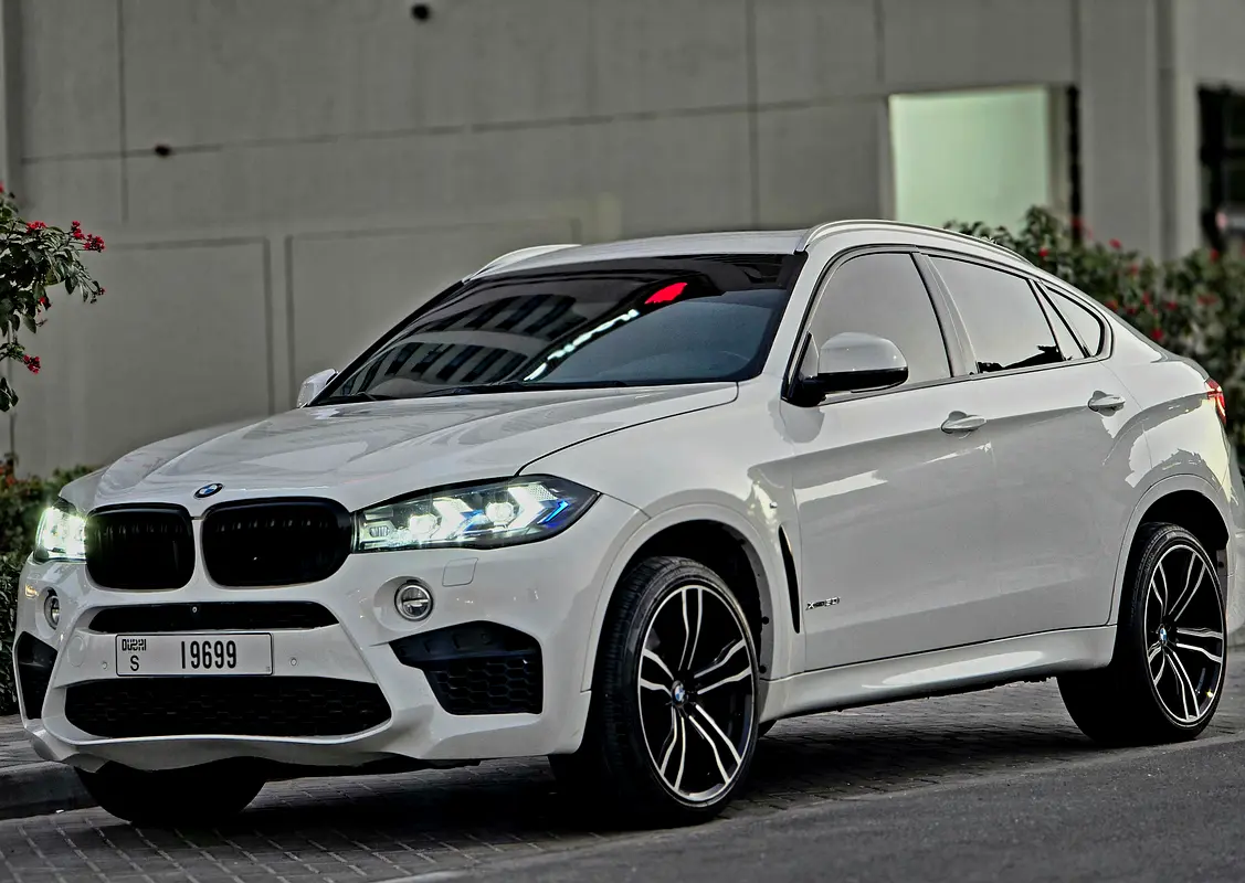 BMW X6 2018 — photo 1 of 8
