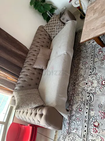 3-Seater Tufted Fabric Sofa with Cushions - Light brown