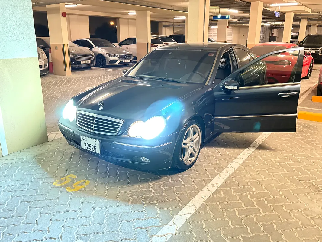 Mercedes-Benz C-Class 2001 — photo 1 of 6