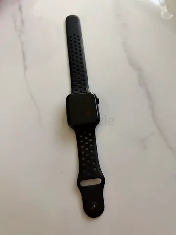 Apple Watch Series 8, 45 MM – Excellent Condition