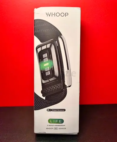 Whoop 5.0 Life Band Brand New TDRA With Active 1 Year Subscription