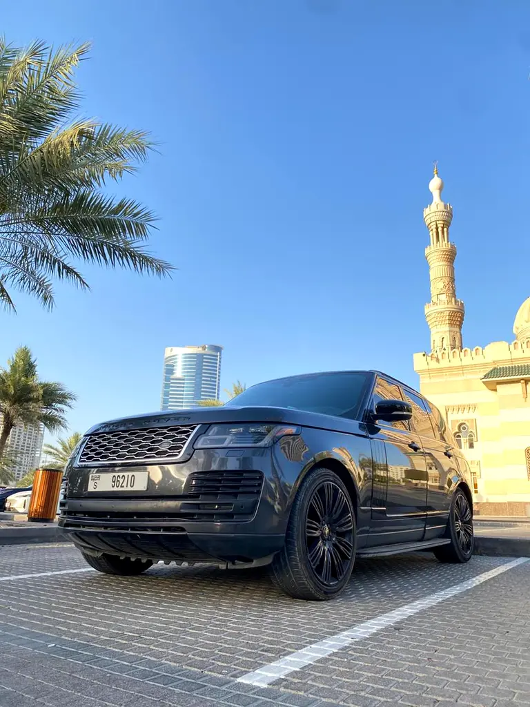 Land Rover Range Rover 2021 — photo 1 of 19