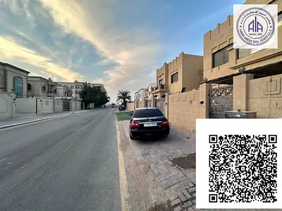 للبيع فيلا زاويه شارع و سكه بمنطقه المويهات3