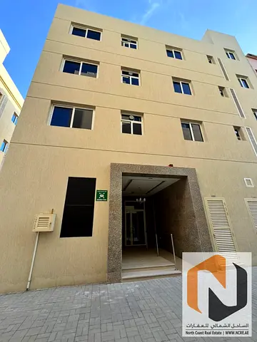 للبيع بناية سكنية تجارية جديدة في منطقة مويلح التجارية – الشارقة