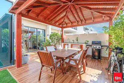 Extended l Fully Landscaped l Privacy