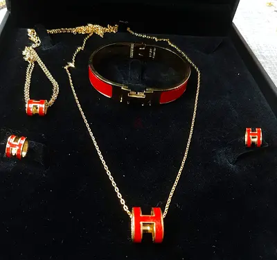 Hermes set 6pcs. New.