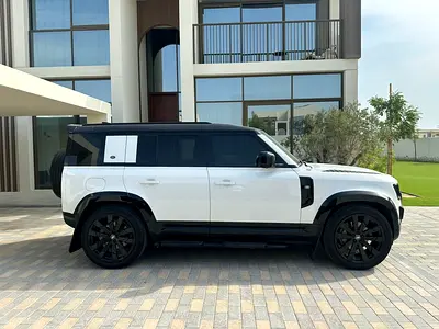 2023 Land Rover Defender 110 SE (American Specs)