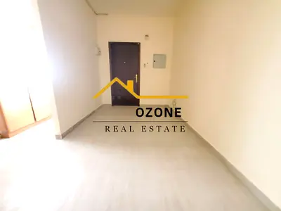 Separate Kitchen Studio||Free High Maintenance||Road Side Building||