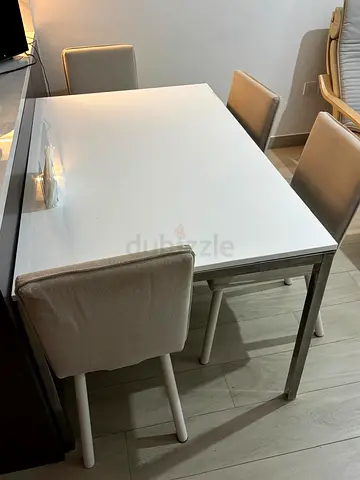 Dining table/chairs