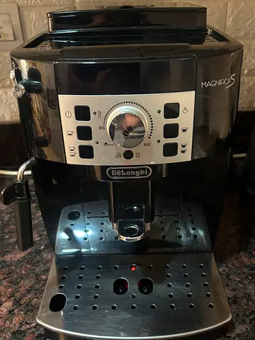 DeLonghi Magnifica S Espresso/Cappuccino Machine - Used, Working