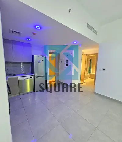 LUXURY 1 BHK - READY TO MOVE - SEMI FURNISHED- POOL VIEW