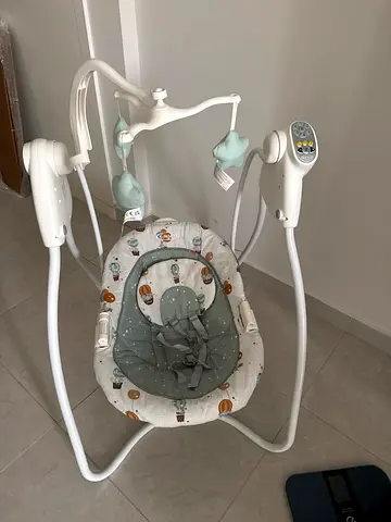 Graco Baby Electric Swing with Mobile and Comfortable Padded Seat (Light Use)