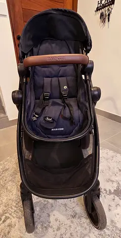 Maxi-Cosi 4-Wheel Stroller — Good Condition.
