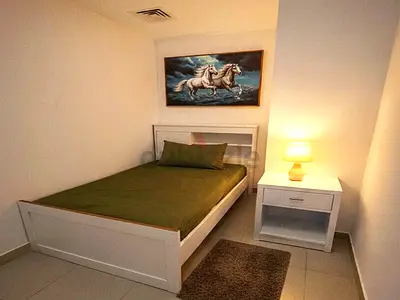 Partition for single or couple /KARAMA Near Metro