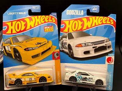 Hot Wheels Liberty Walk  Godzilla Nissan Skyline set (new in package)