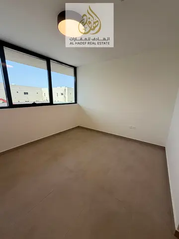 Al-Haliyo, on Sheikh Mohammed Bin Zayed Street, 3 bedrooms and a hall, duplex, first occupancy.