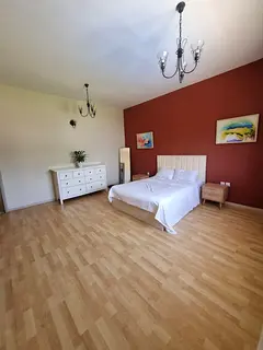 Ensuite Room in Jumeirah 2 Villa with Private Pool and Large Garden
