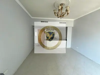 اجمل اطلالة مفتوخة  لغرف وصالة مع تكييف وشهر وجيم مسبح مجانا في اجمل ابراج الشارقة شامل كل الخادمات مع مطبخ امريكي تشطيب حديث مع موزع بين الغرف مساحات