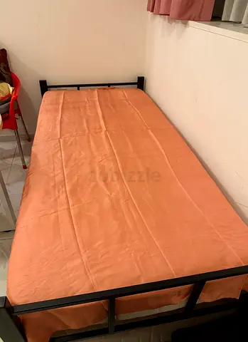 Single Metal Bed Frame with Mattress - excellent Condition