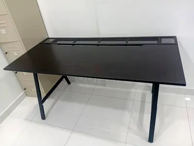 Sturdy Black Office Desk / Computer Table - Good Condition
