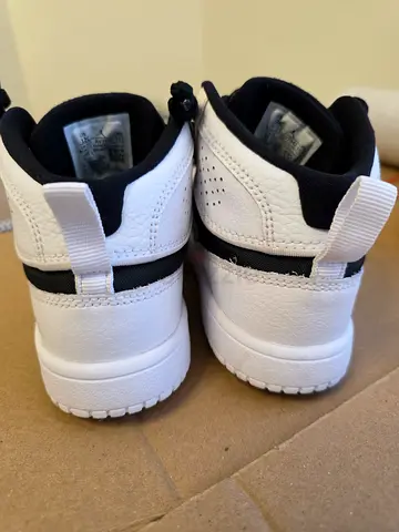 White low-top sneakers, lightly used, size US12c