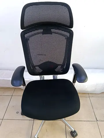 Selling Contessa headrest chair.good condition and fully loaded