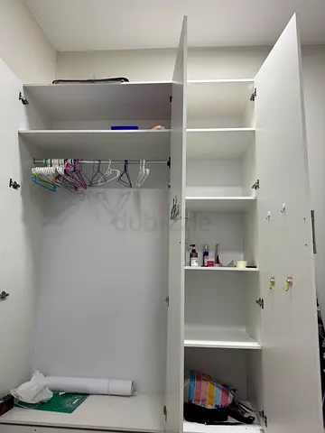 Wardrobe closet big size and study table for sale