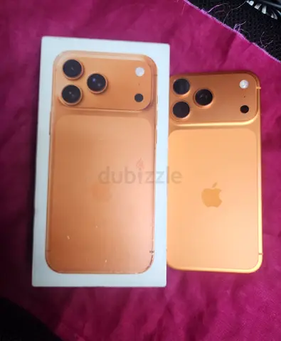 Gold iPhone 17 pro max 256gb with box — good condition