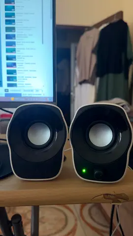 Logitech Z120     Stereo 2.0 Speakers  used once Compact USB Computer Speakers (Pair) - Working.