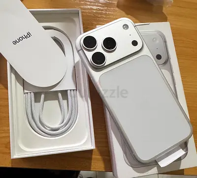 iPhone 17 Pro silver 256 UAE version 4 cycle