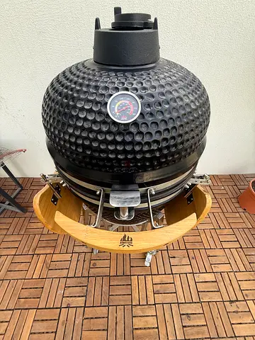 Kamado-style Ceramic Charcoal Grill (Egg BBQ) on Wooden Stand - Good Condition