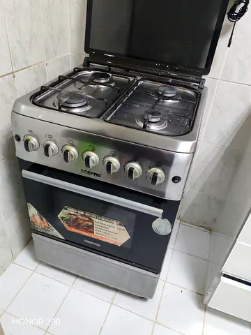 Cooking range/ gas stove