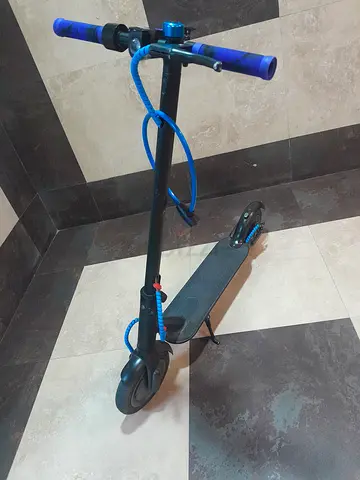 Foldable electric scooter
